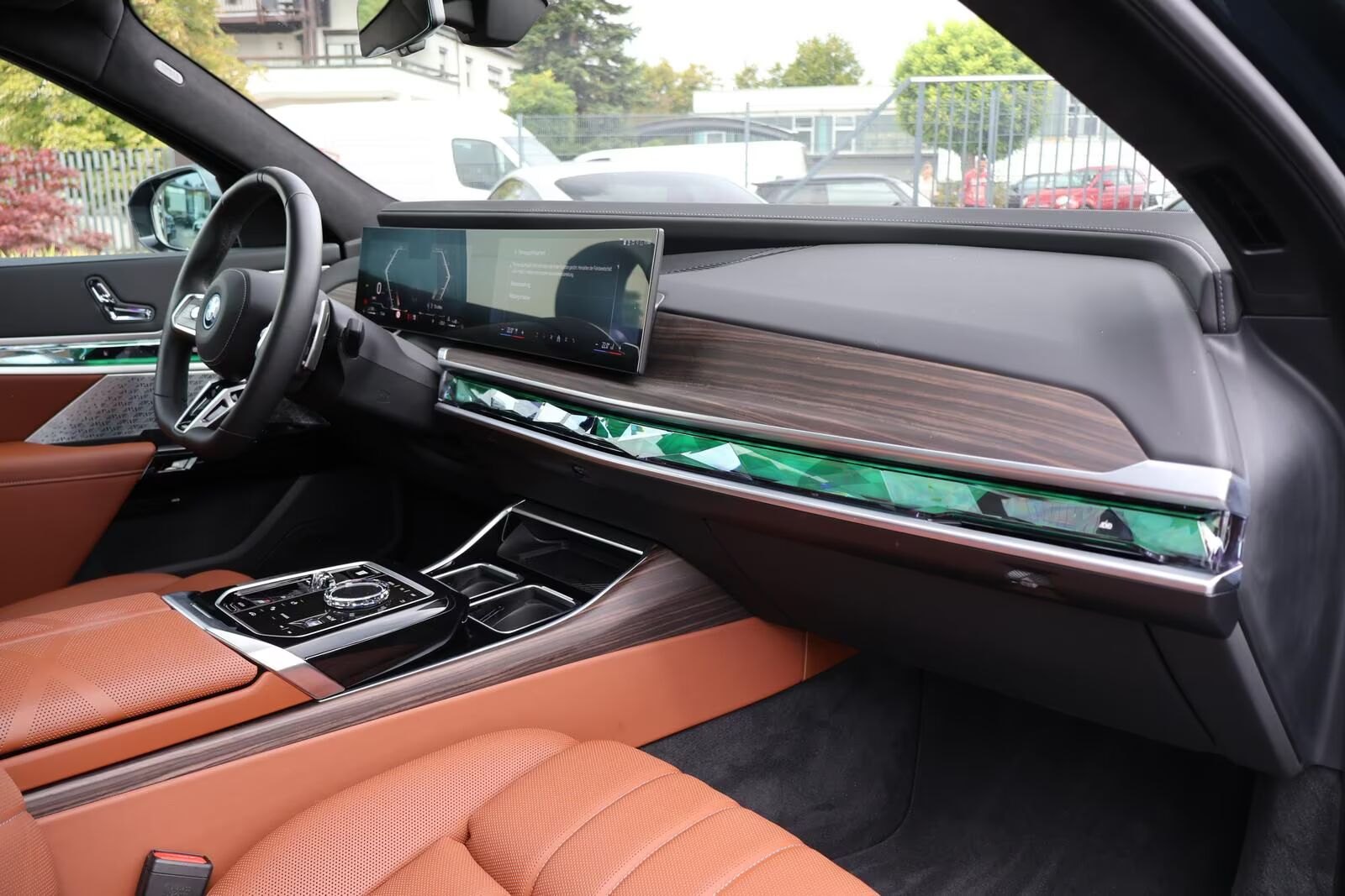 BMW 750e xDrive M Sport-INDIVIDUAL 19