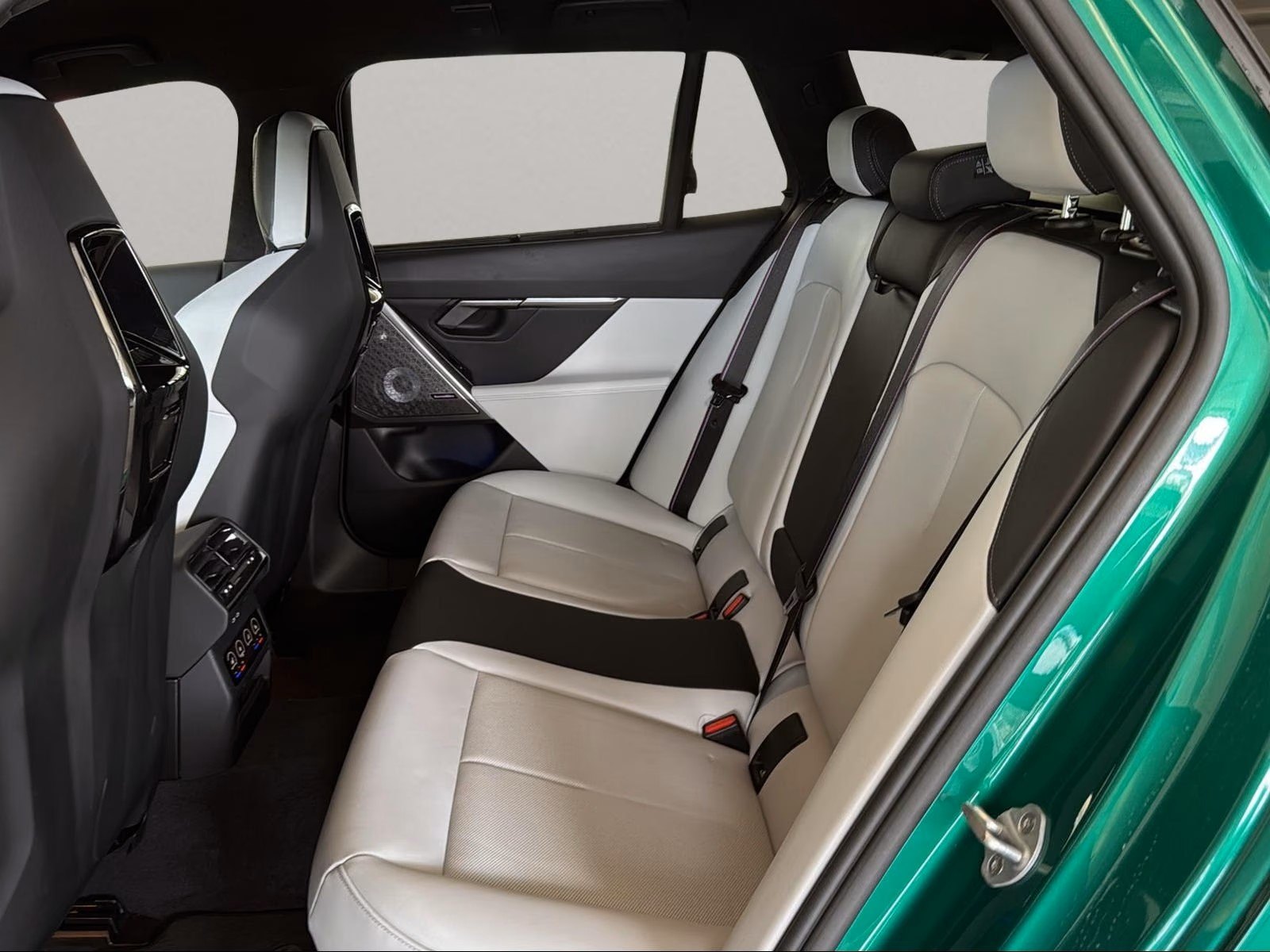 BMW M5 Touring AHK 6