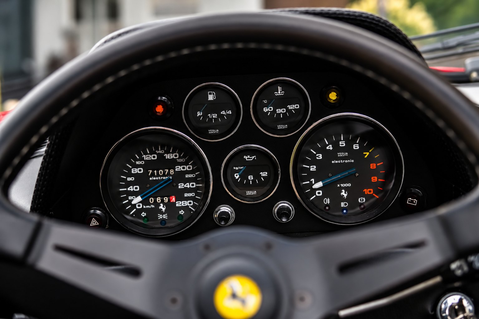 Ferrari 308 GTSi 10