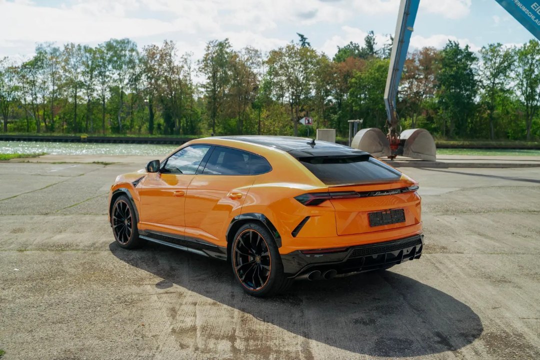 Lamborghini Urus 6