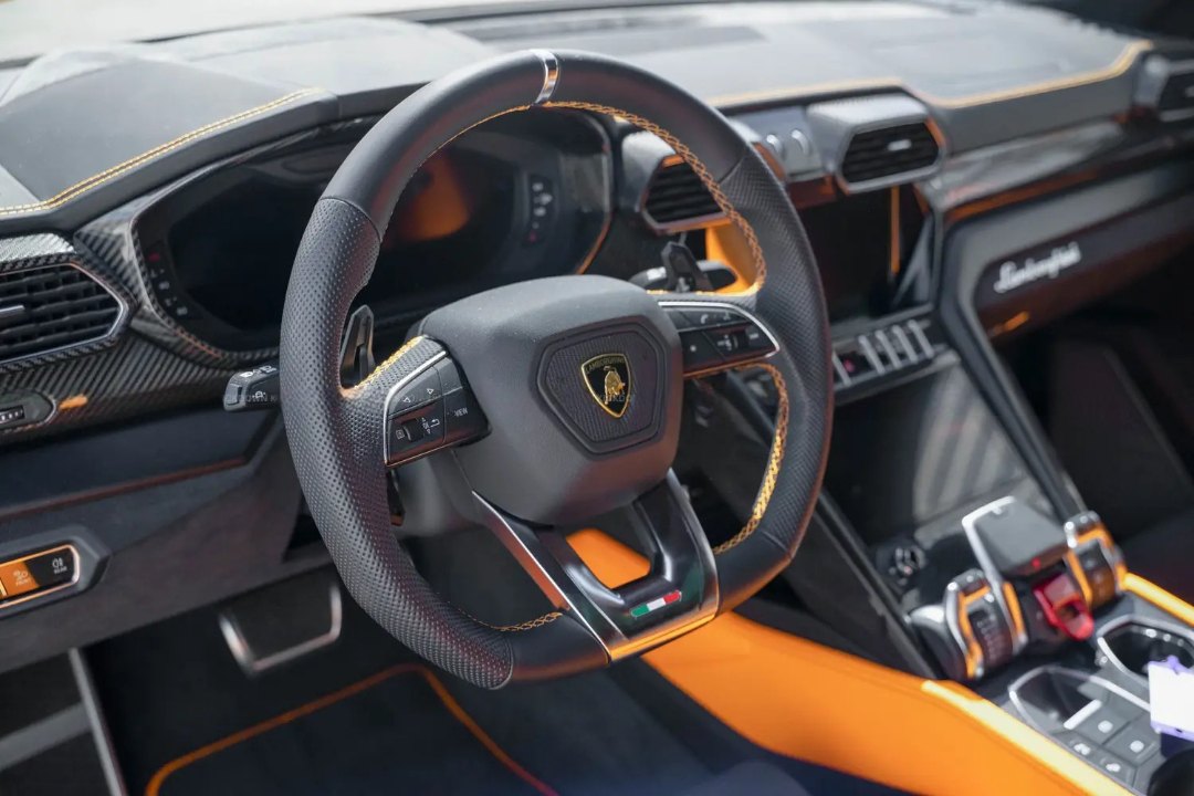 Lamborghini Urus 7