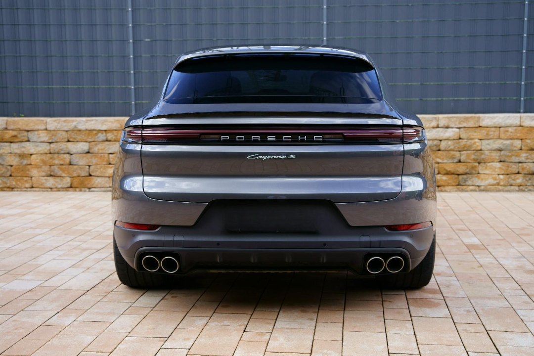 Porsche Cayenne Coupe S E-Hybrid 2