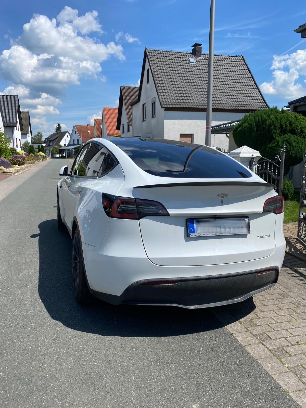 Tesla Model Y Performance Dual AWD 7