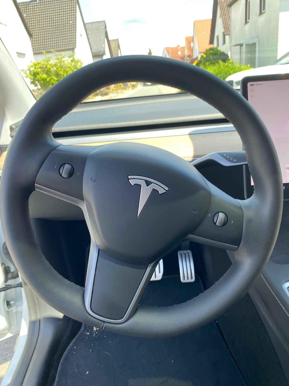 Tesla Model Y Performance Dual AWD 11